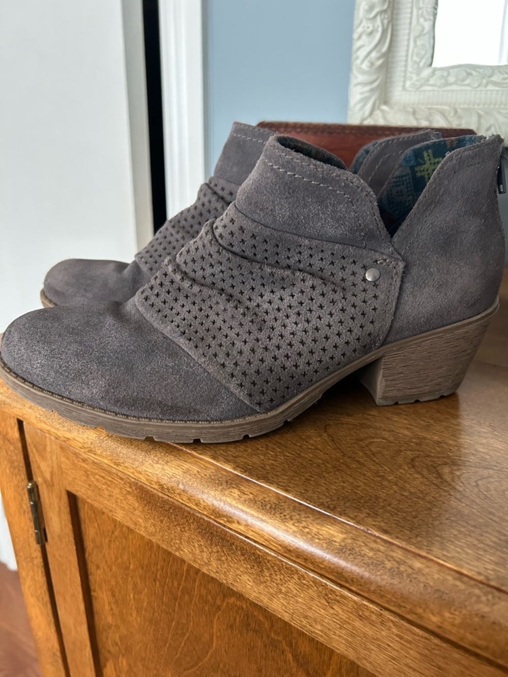 Earth Origins Oakland Amanda Ankle Booties, Genuine Suede in Gray - Picture 5 of 10